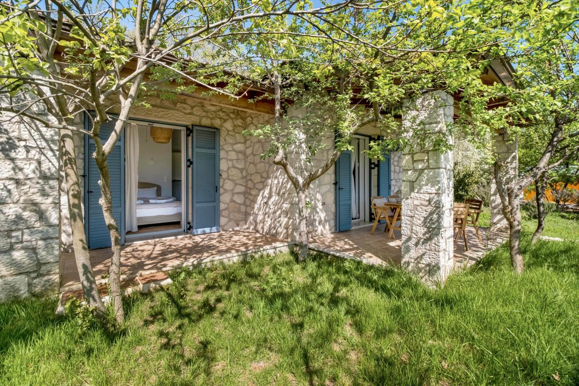 Apanema Mindfulness Resort Lefkada Asprogerakata ภายนอก รูปภาพ